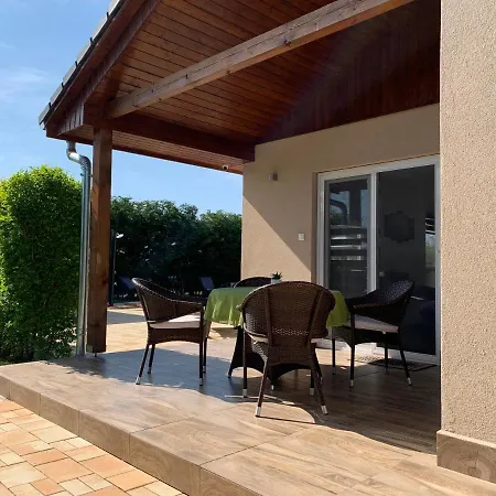 Fullhouse Apartmanhaz 아파트 *