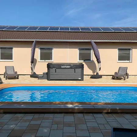 Fullhouse Apartmanhaz Lägenhet