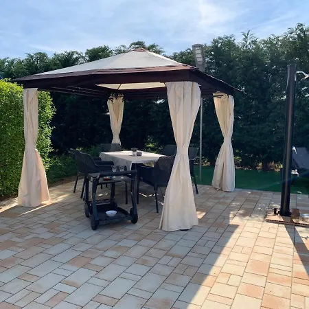 Lägenhet Fullhouse Apartmanhaz Zamárdi