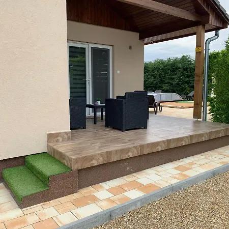 Fullhouse Apartmanhaz * Zamárdi