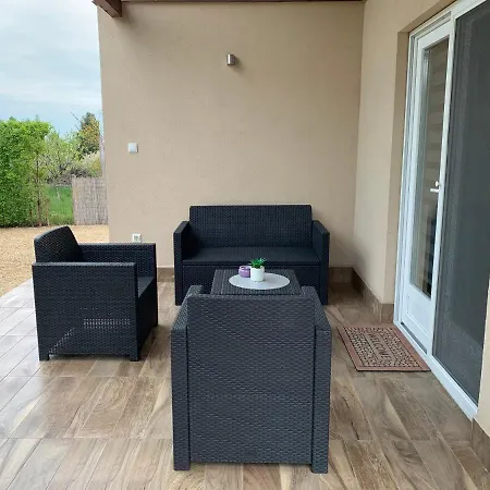 Fullhouse Apartmanhaz Zamárdi