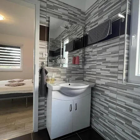 Fullhouse Apartmanhaz Lägenhet