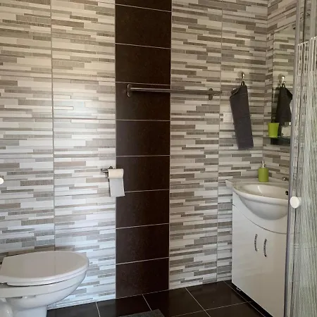 Lägenhet Fullhouse Apartmanhaz