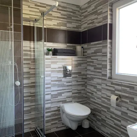 Fullhouse Apartmanhaz