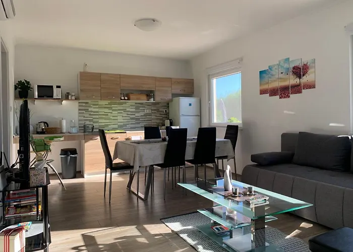 Fullhouse Apartmanhaz Zamárdi