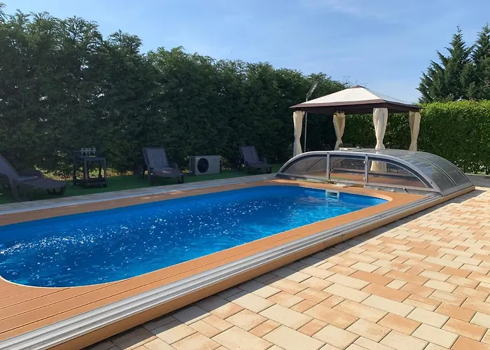 アパート Fullhouse Apartmanhaz