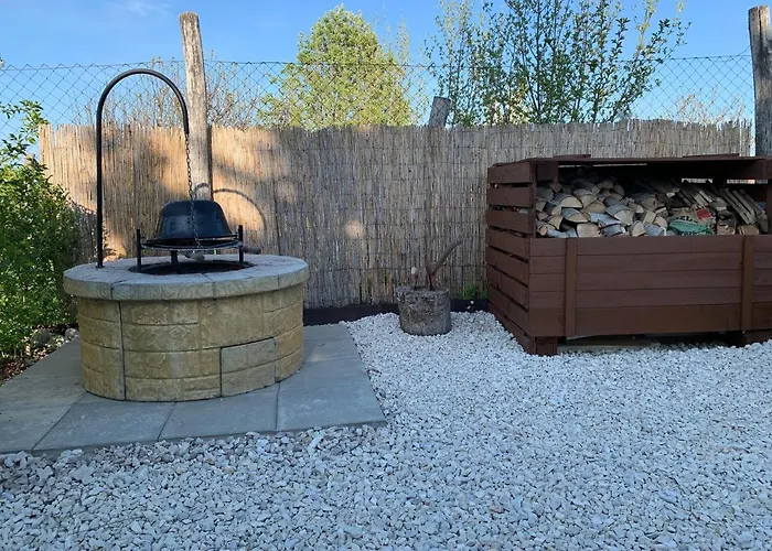 Fullhouse Apartmanhaz *