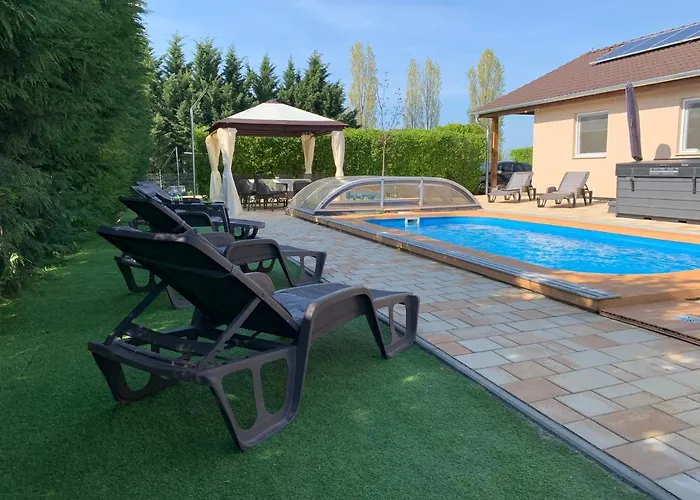 アパート Fullhouse Apartmanhaz *