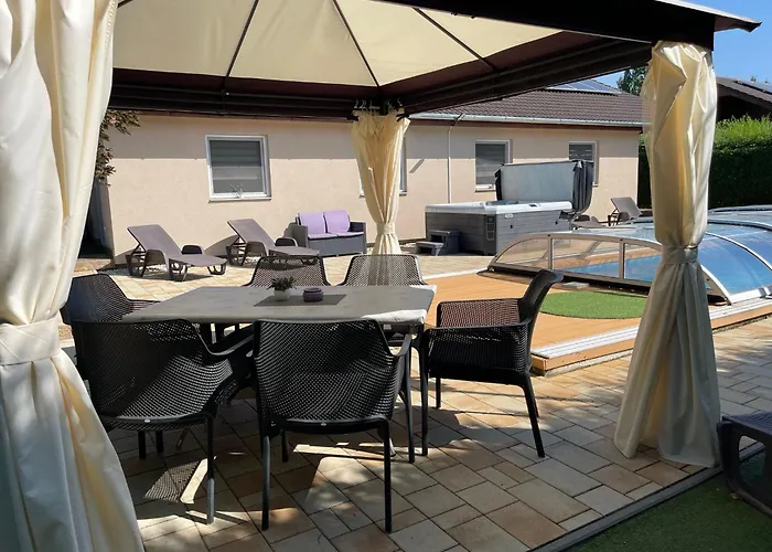 Fullhouse Apartmanhaz * Zamárdi